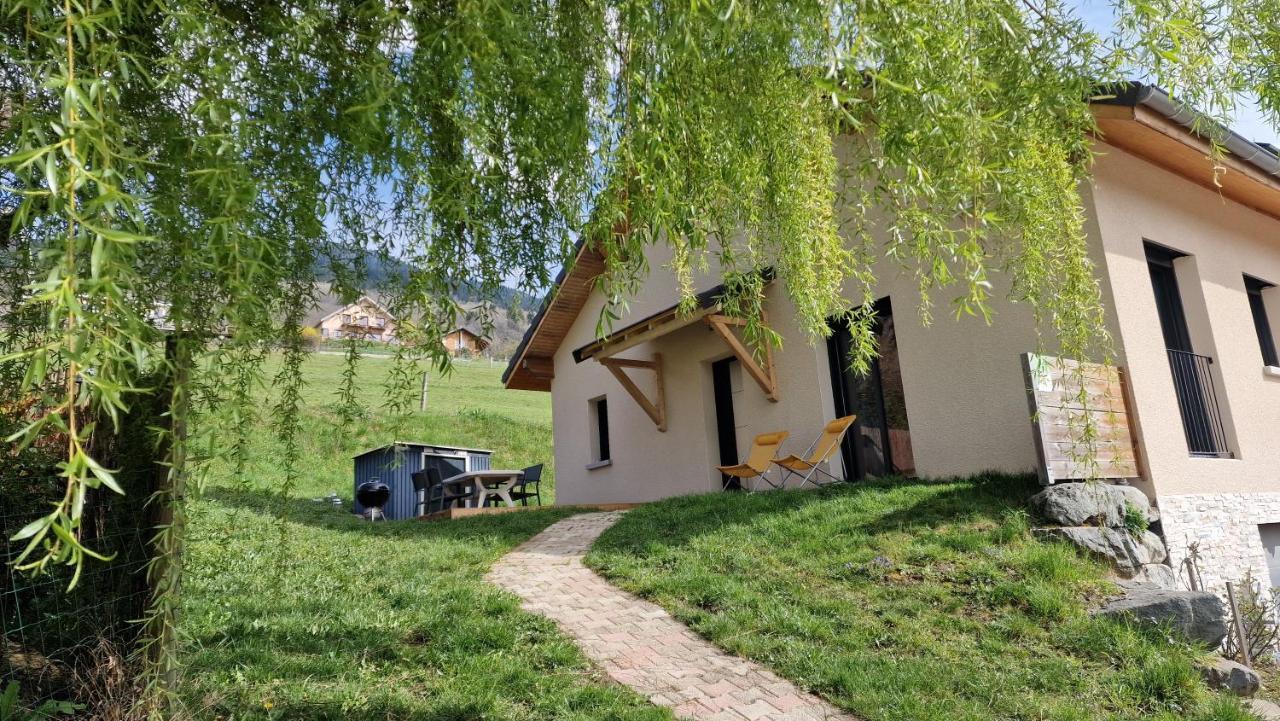 Appartement Rez De Jardin Saint-Martin-dʼUriage Exterior foto